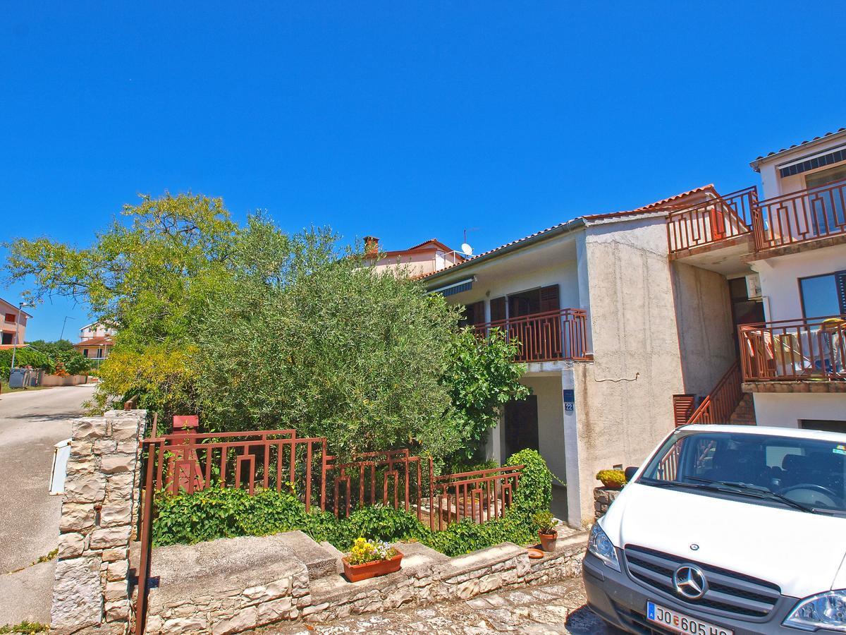 Apartments Emil 769 Fažana Exterior foto